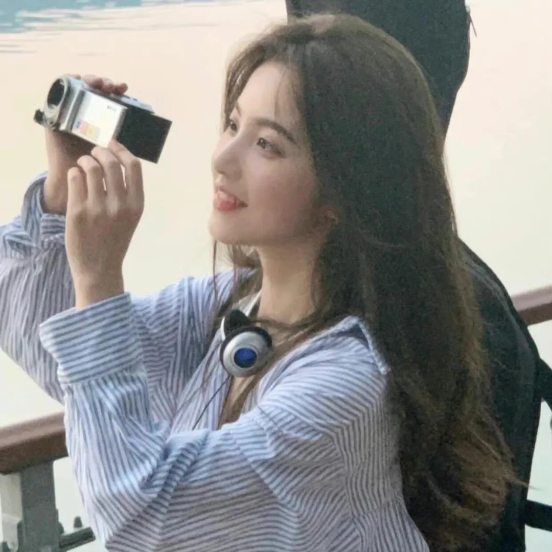 丽贝卡 海报